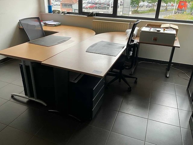 Nn hoekbureau (2x) - afbeelding 1 van  4
