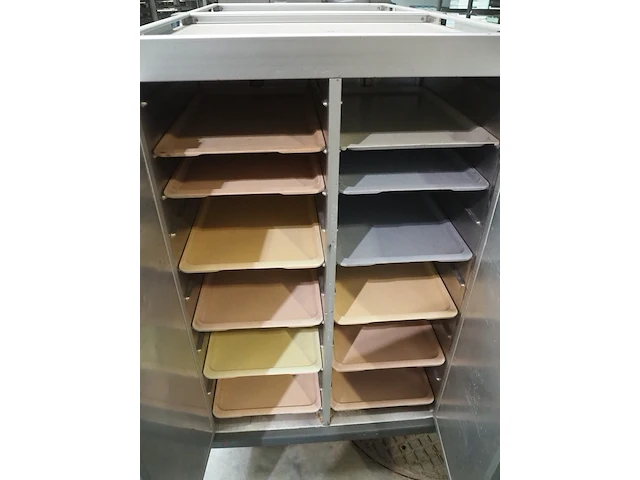 Nn isolated trolley - afbeelding 5 van  7