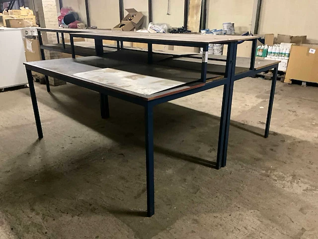 Nn metalen werkbank (4x) - afbeelding 1 van  6