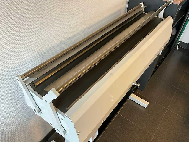 Nn papierplooimachine - afbeelding 2 van  3