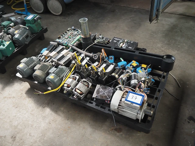 Nn parts - afbeelding 1 van  10
