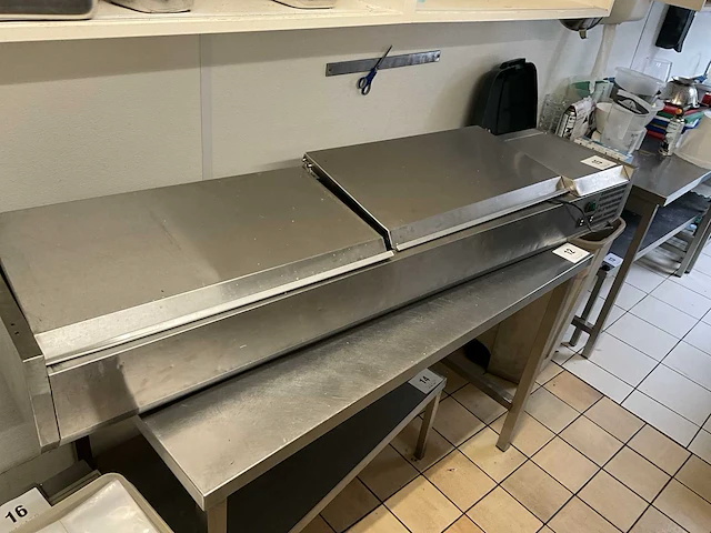 Nn rvs saladette, afm plm 180 x 40 x 300cm - afbeelding 1 van  9