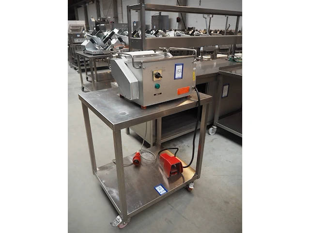 Nn skinning machine - afbeelding 1 van  8