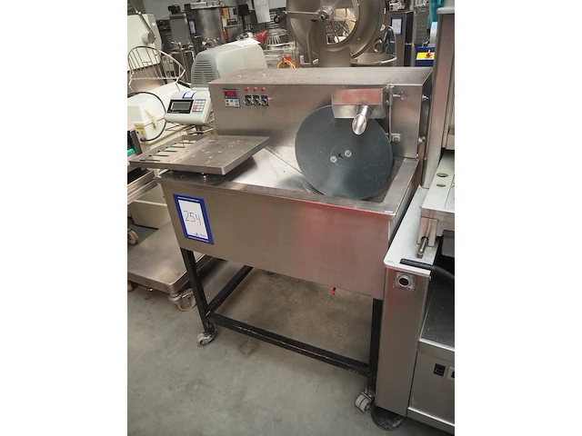 Nn tempering and moulding machine - afbeelding 1 van  7