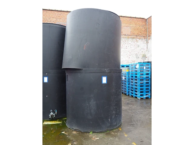 Nn water tank - afbeelding 1 van  4