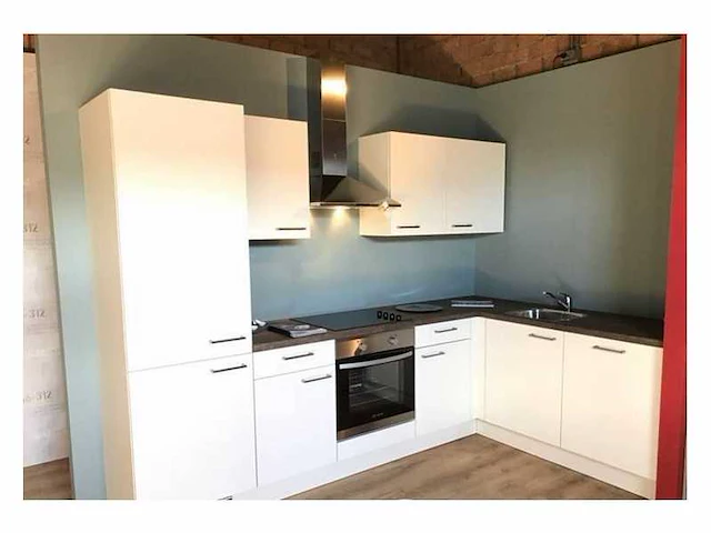 Nobilia - laser mat wit - kitchen arrangement - afbeelding 4 van  10