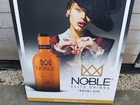 Noble elite drinks royal gin origineel groot reclamepaneel - afbeelding 1 van  8