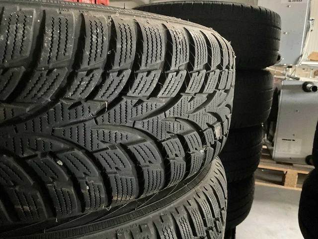 Nokian wrd3 175/65r15 84t winterbanden mini (4x) - afbeelding 4 van  7