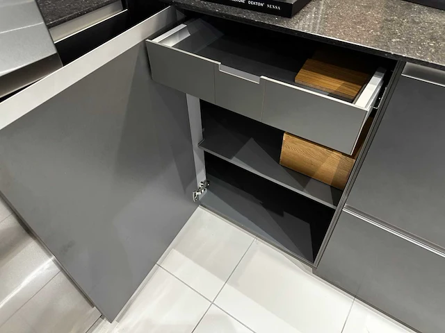 Nolte - ferro 40 - showroomkeuken - afbeelding 14 van  35