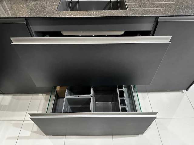 Nolte - ferro 40 - showroomkeuken - afbeelding 20 van  35