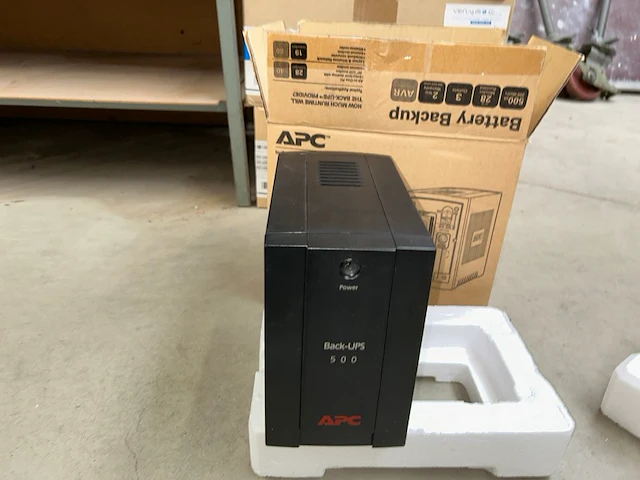 Noodstroomvoeding apc - afbeelding 1 van  6