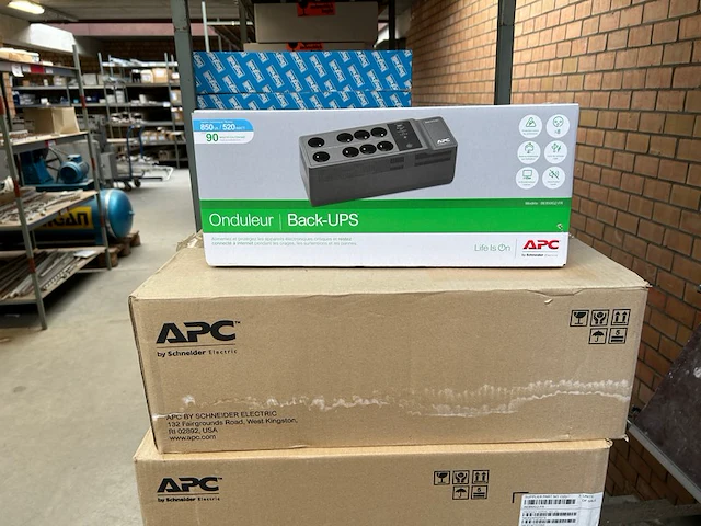 Noodstroomvoeding apc - afbeelding 1 van  7