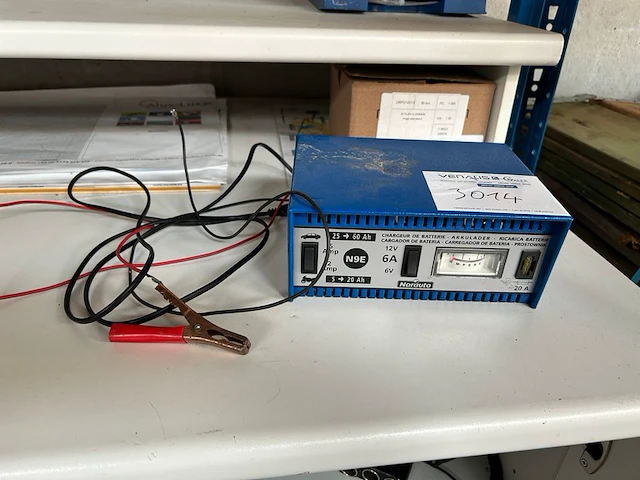 Norauto acculader - afbeelding 1 van  5