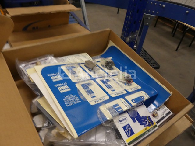 Nordson durablue 4 lijmpistool met tafel - afbeelding 5 van  13