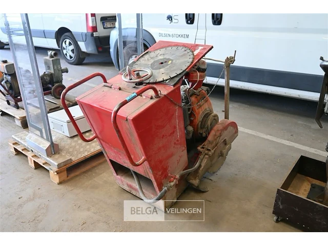 Norton asfalt/betonzaagmachine + extra zaagbladen - afbeelding 1 van  13