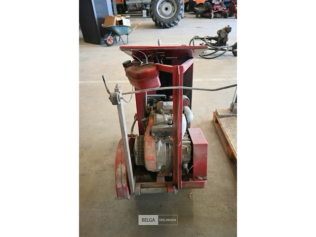 Norton asfalt/betonzaagmachine + extra zaagbladen - afbeelding 11 van  13