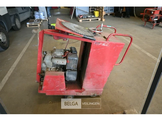 Norton asfalt/betonzaagmachine + extra zaagbladen - afbeelding 13 van  13