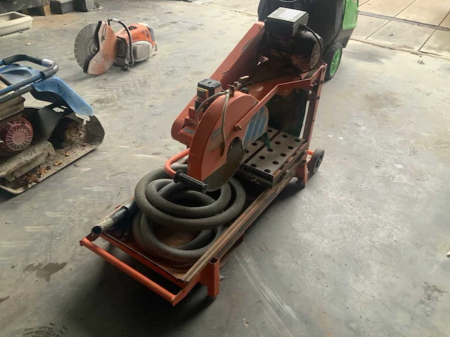 Norton clipper cm 400 junior beton zaagmachine - afbeelding 3 van  5