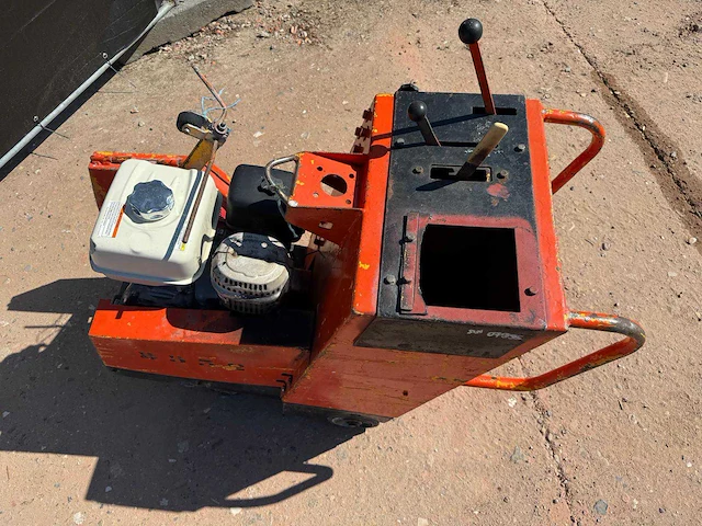Norton csb1 betonzaagmachine - afbeelding 5 van  9