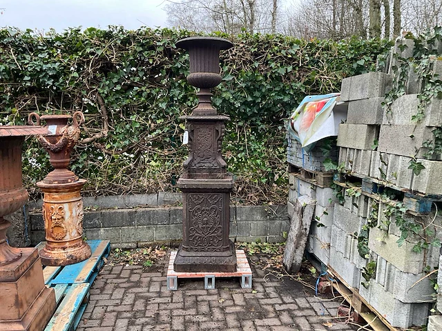 Nostalgisch tuinornament - afbeelding 1 van  9