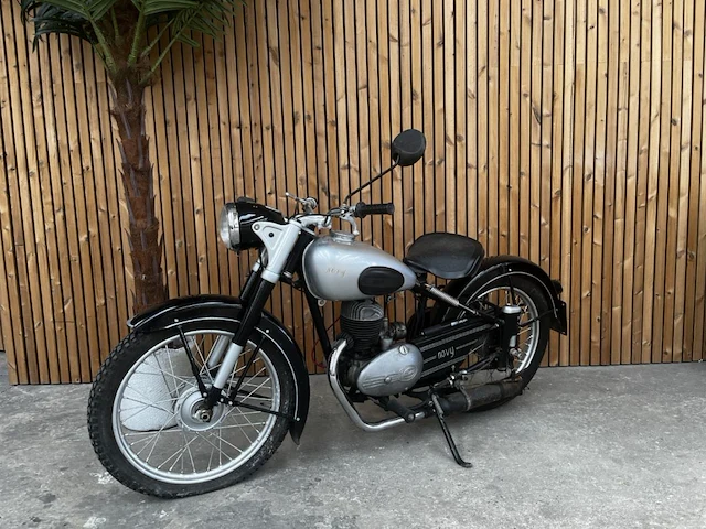 Novy villiers, 1957 - afbeelding 1 van  19