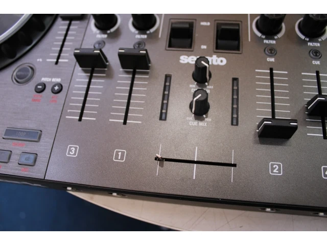Numark ns4fx – 4-kanaals dj controller - afbeelding 3 van  3