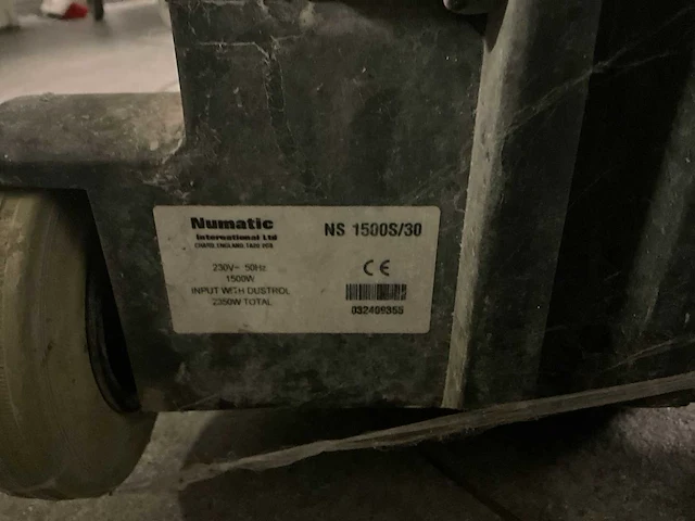 Numatic vloerreiniger - afbeelding 4 van  8