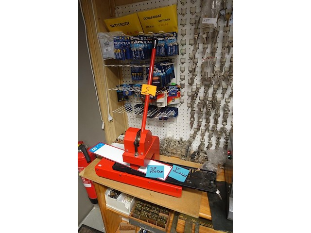 Nummerplaatmachine + mullen - afbeelding 1 van  6