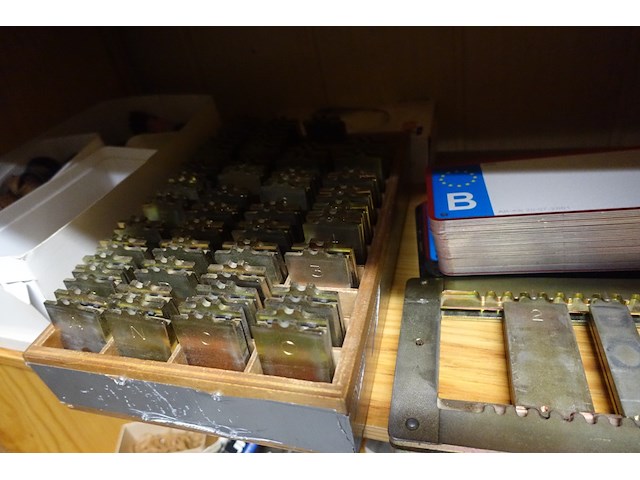 Nummerplaatmachine + mullen - afbeelding 4 van  6