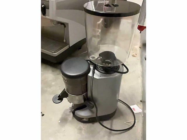 Nuova simonelli bonenmaler - afbeelding 4 van  6