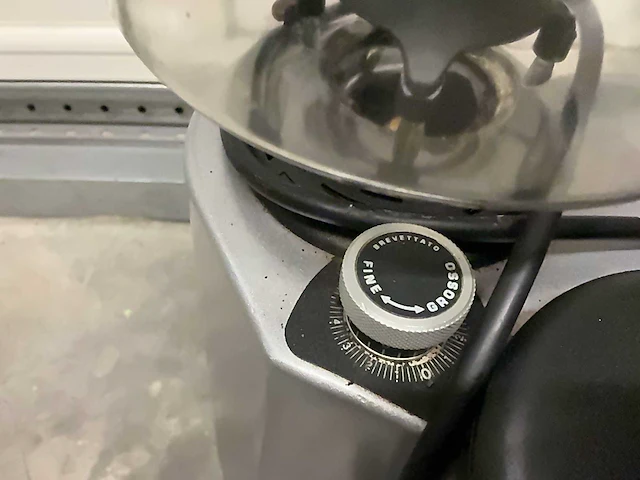 Nuova simonelli bonenmaler - afbeelding 6 van  6