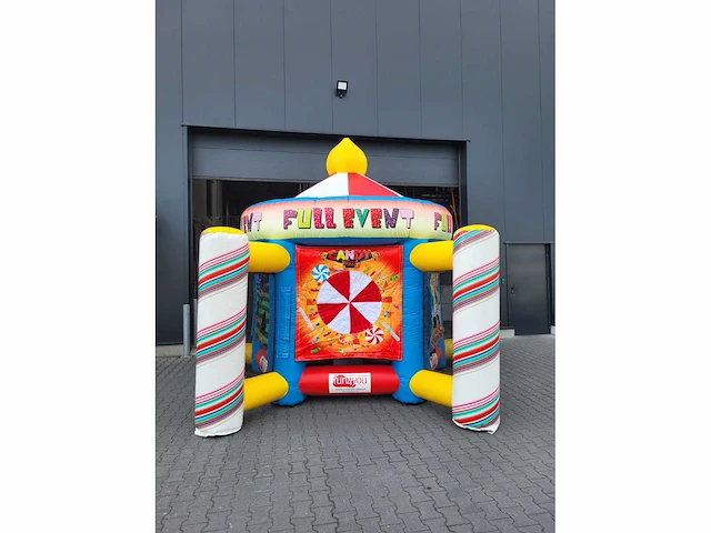 Obstacle course & bouncy castle - afbeelding 1 van  4