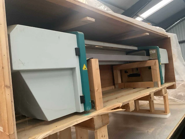 Océ arizona t220 flatbedprinter uv - afbeelding 4 van  9