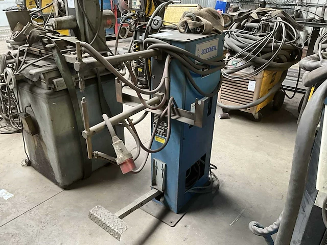 Oerlikon 3402 puntlasmachine - afbeelding 2 van  6