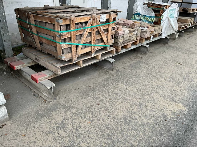 Ohra - 60 - cantilever racking - 2002 (47m) - afbeelding 9 van  34