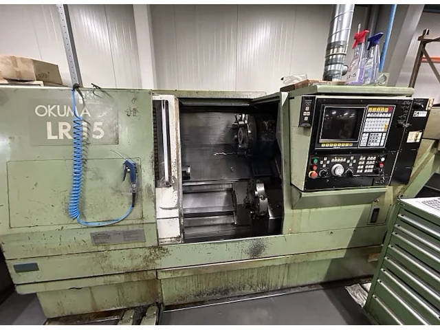 Okuma lr15 cnc-draaibank met stangenlader - afbeelding 4 van  9