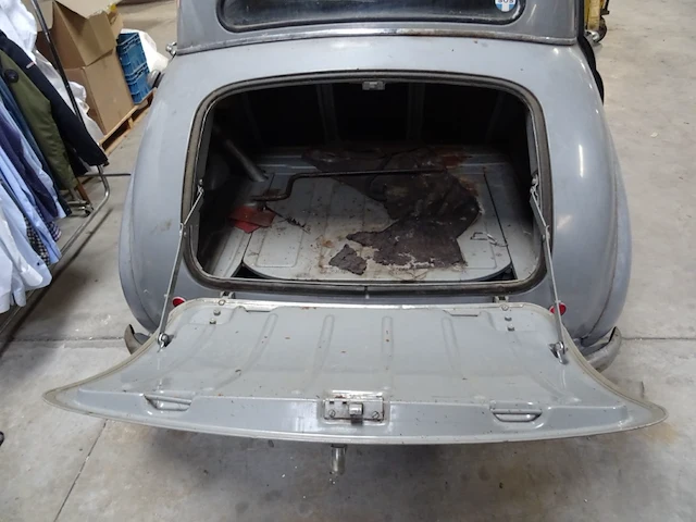 Oldtimer austin - afbeelding 13 van  24
