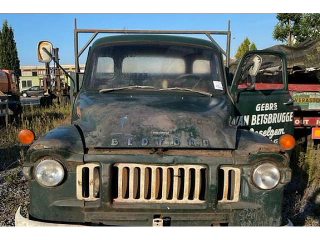 Oldtimer bedford - afbeelding 8 van  15