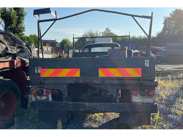 Oldtimer bedford - afbeelding 10 van  15