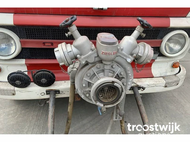 Oldtimer brandweerwagen - afbeelding 8 van  16