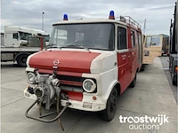 Oldtimer brandweerwagen - afbeelding 1 van  16