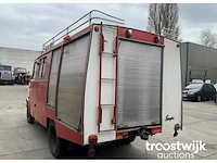 Oldtimer brandweerwagen - afbeelding 13 van  16
