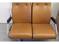 Oldtimer busbank - afbeelding 3 van  4