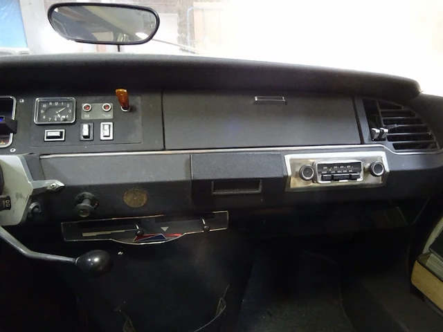 Oldtimer citroën - afbeelding 2 van  24