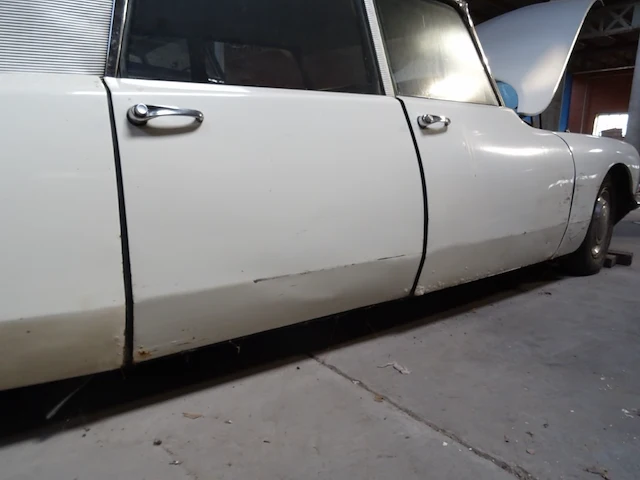 Oldtimer citroën - afbeelding 13 van  24