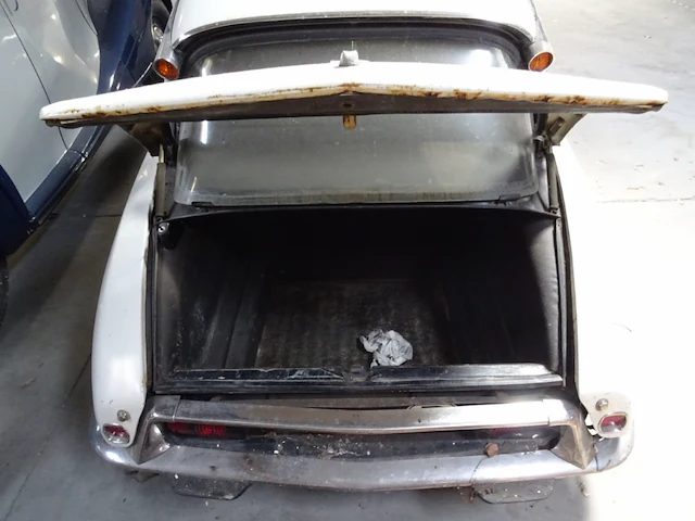 Oldtimer citroën - afbeelding 16 van  24