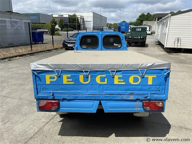 Oldtimer, fabr. peugeot, type 404 - afbeelding 12 van  16