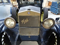 Oldtimer fiat - afbeelding 11 van  28