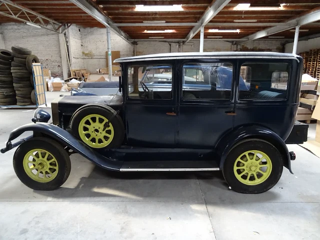 Oldtimer fiat - afbeelding 1 van  28