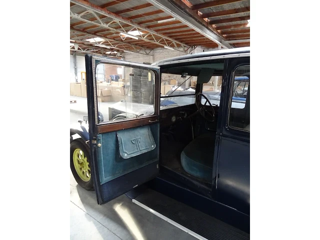 Oldtimer fiat - afbeelding 24 van  28